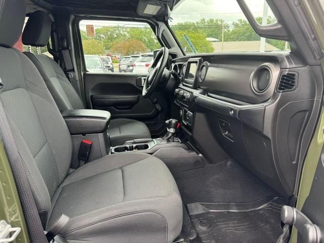 used 2022 Jeep Gladiator car, priced at $35,377