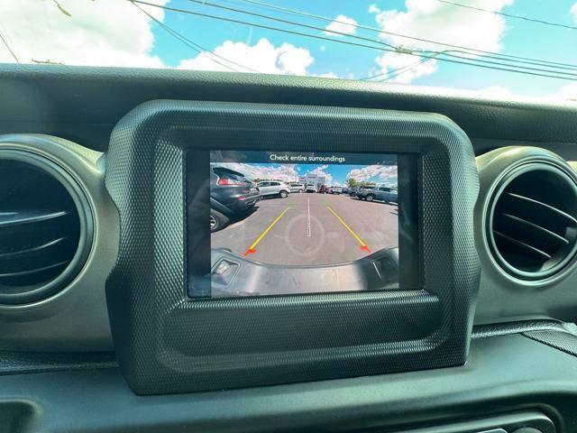 used 2022 Jeep Gladiator car, priced at $35,377