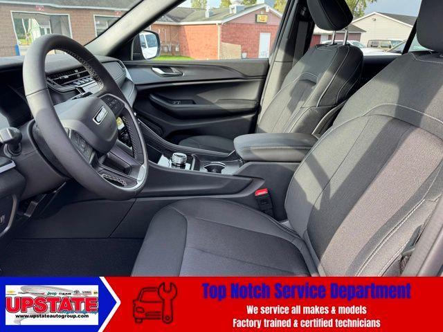 new 2025 Jeep Grand Cherokee car, priced at $40,055