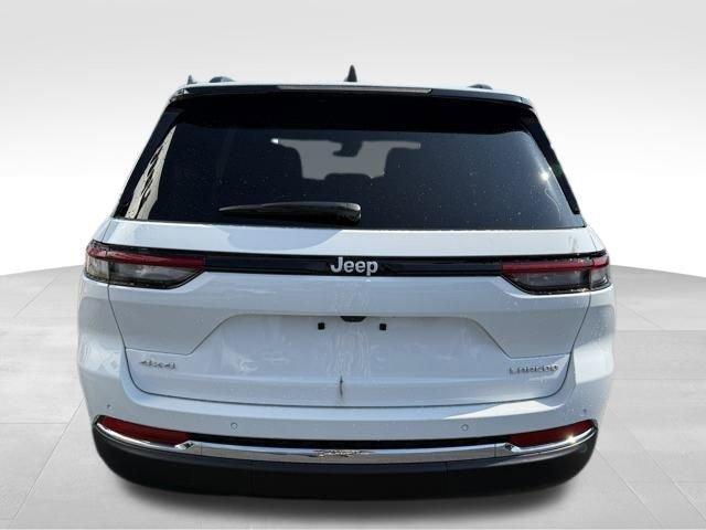 new 2025 Jeep Grand Cherokee car, priced at $42,072