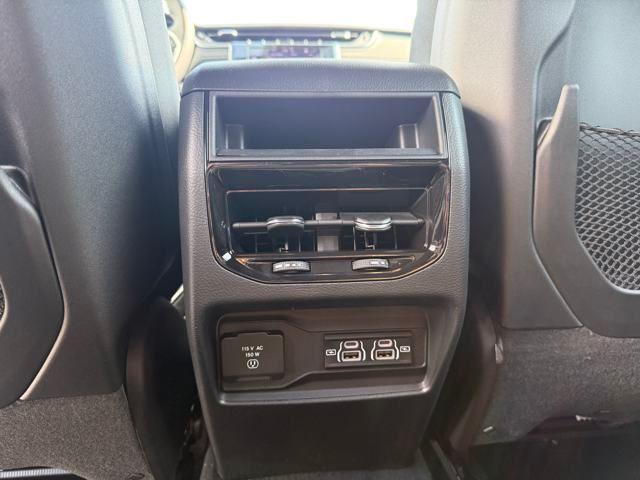 new 2025 Jeep Grand Cherokee car, priced at $42,072