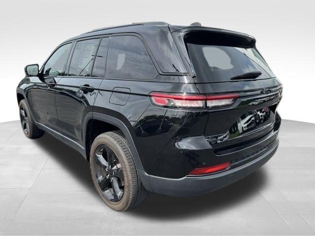 used 2023 Jeep Grand Cherokee car, priced at $38,887