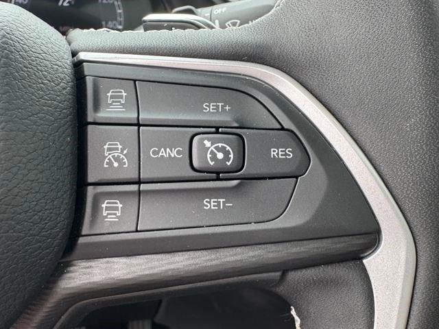 used 2023 Jeep Grand Cherokee car, priced at $38,887
