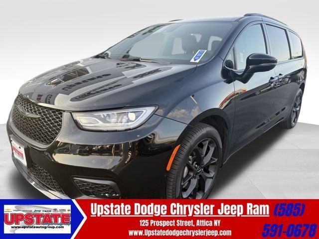 used 2024 Chrysler Pacifica car