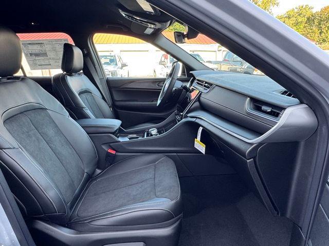 new 2025 Jeep Grand Cherokee car, priced at $41,782