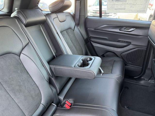 new 2025 Jeep Grand Cherokee car, priced at $41,782