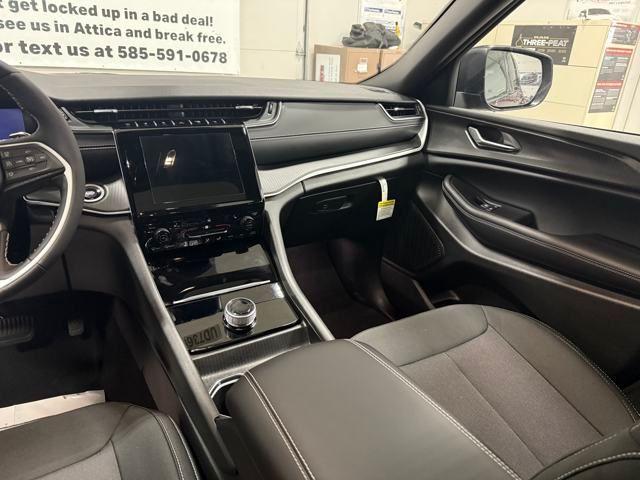 new 2025 Jeep Grand Cherokee car, priced at $41,583
