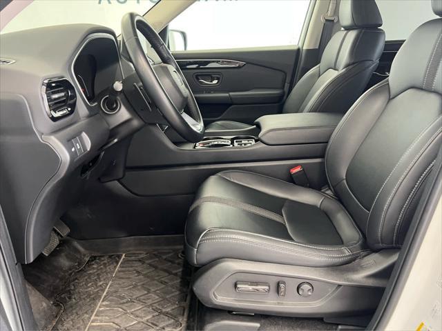 used 2023 Honda Pilot car, priced at $39,990