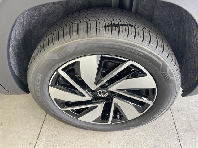 new 2025 Volkswagen Atlas car, priced at $49,650