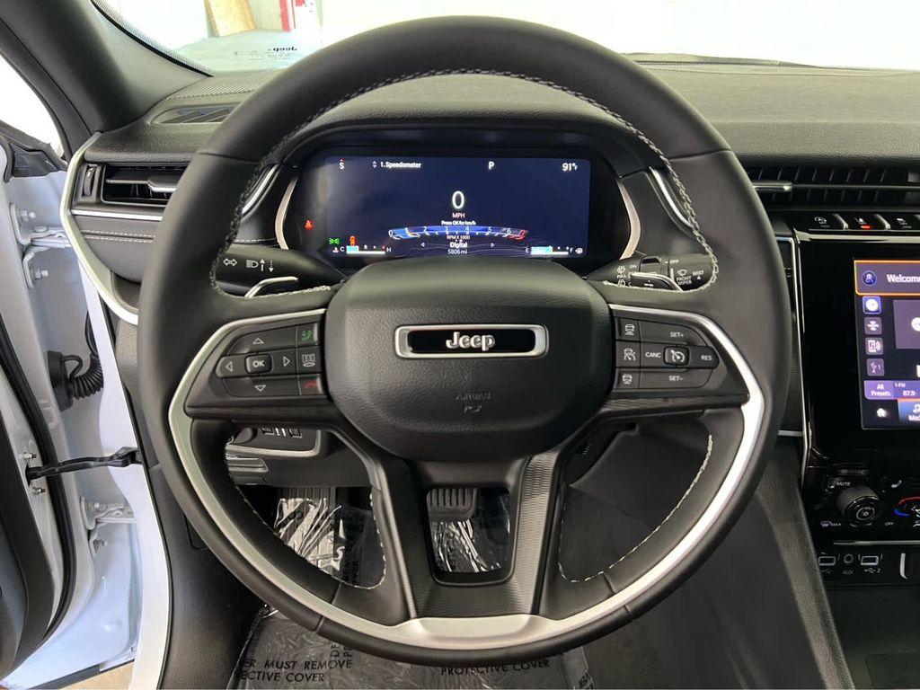 used 2024 Jeep Grand Cherokee car, priced at $38,590