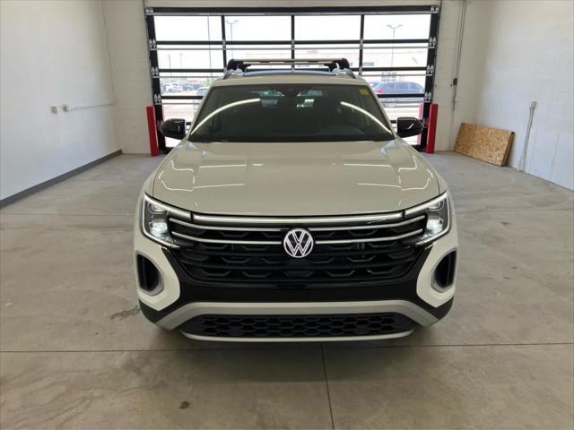 new 2025 Volkswagen Atlas car, priced at $47,925