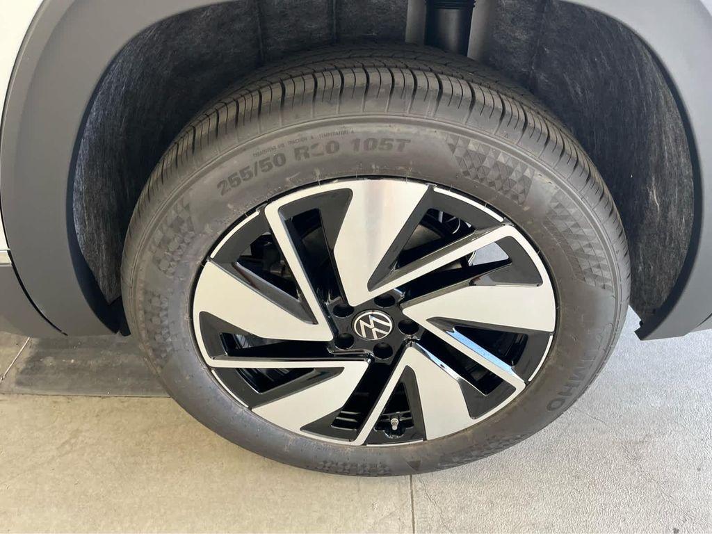 new 2025 Volkswagen Atlas car, priced at $48,931