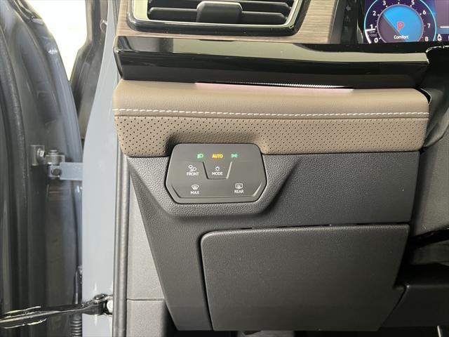 new 2025 Volkswagen Atlas car, priced at $48,053