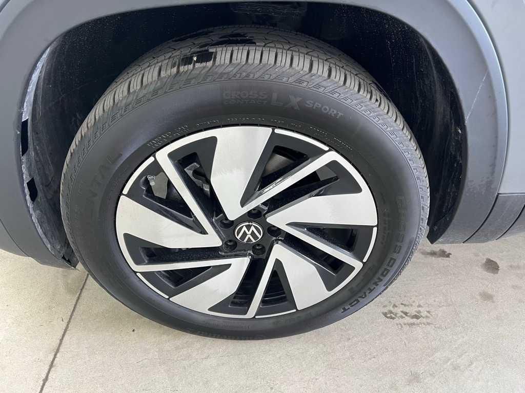new 2025 Volkswagen Atlas car, priced at $51,050