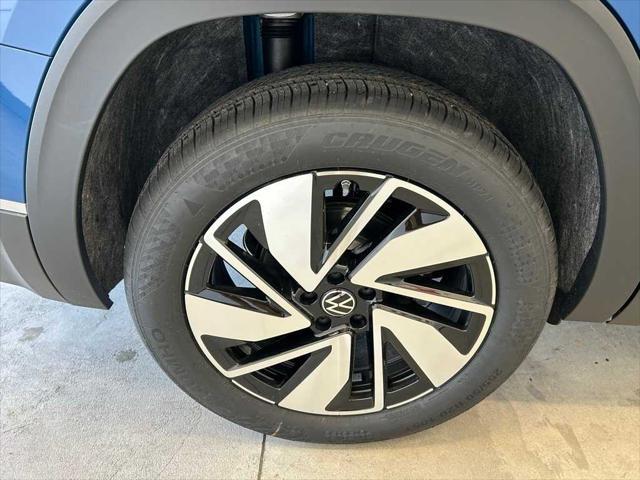 new 2025 Volkswagen Atlas car, priced at $49,364