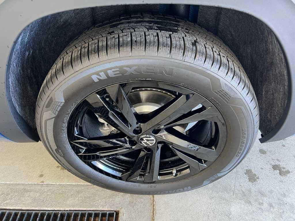 new 2025 Volkswagen Atlas Cross Sport car, priced at $49,886