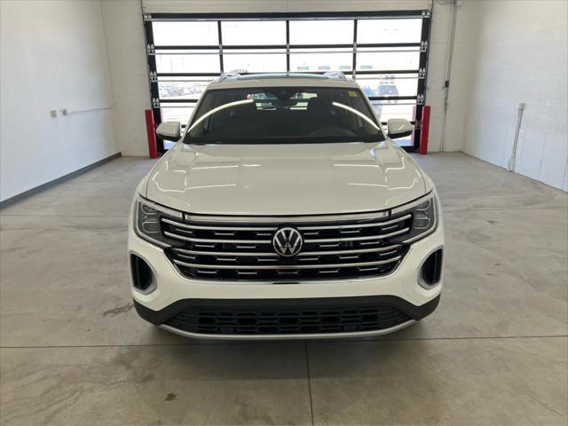 new 2025 Volkswagen Atlas car, priced at $50,015