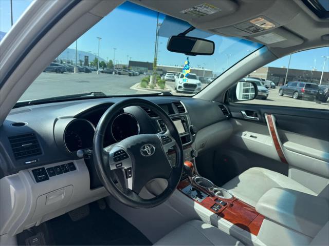used 2013 Toyota Highlander car, priced at $16,999
