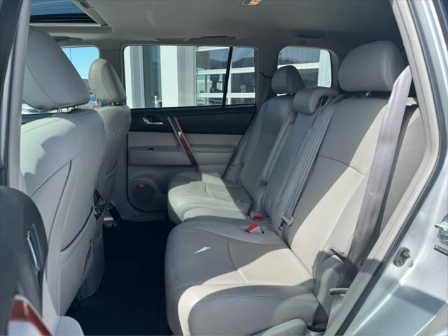used 2013 Toyota Highlander car, priced at $16,999