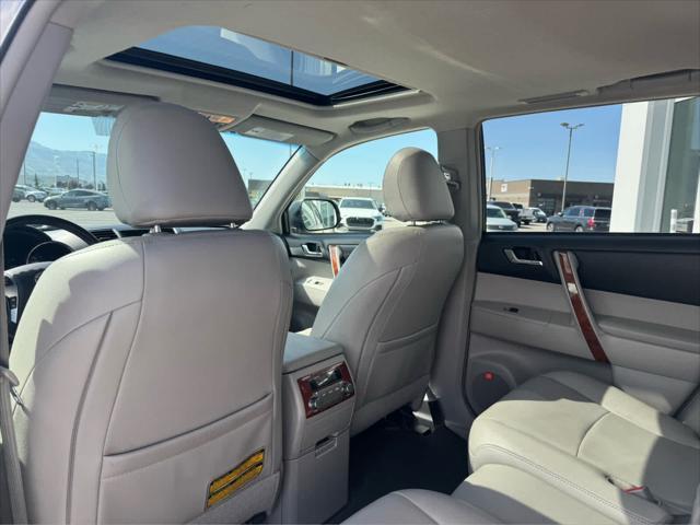 used 2013 Toyota Highlander car, priced at $16,999