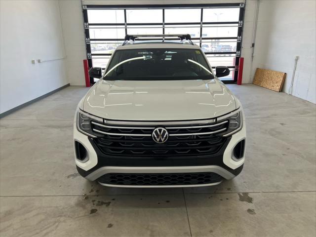 new 2025 Volkswagen Atlas car, priced at $47,925