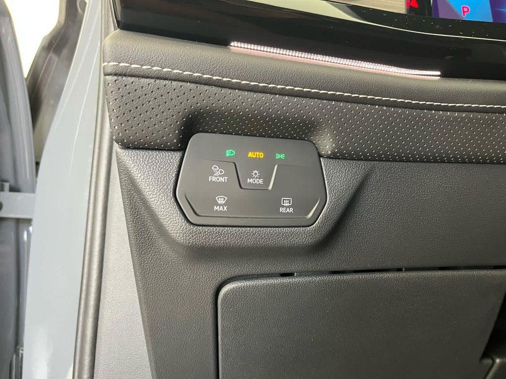 new 2025 Volkswagen Atlas car, priced at $54,607