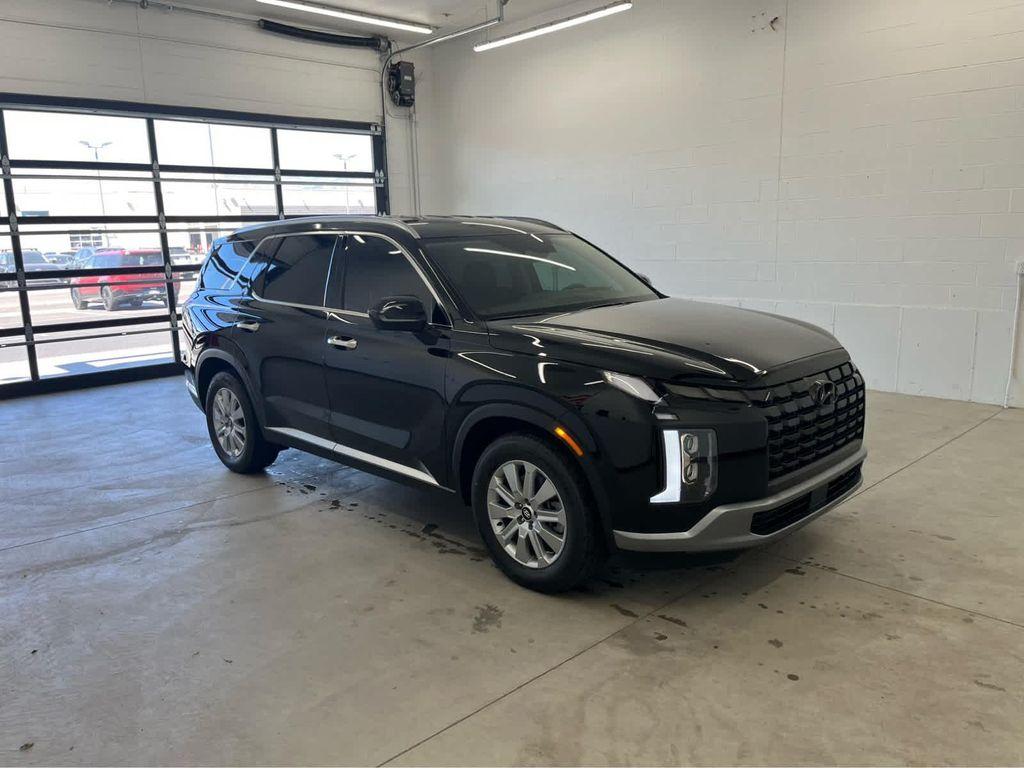 used 2025 Hyundai Palisade car, priced at $37,855