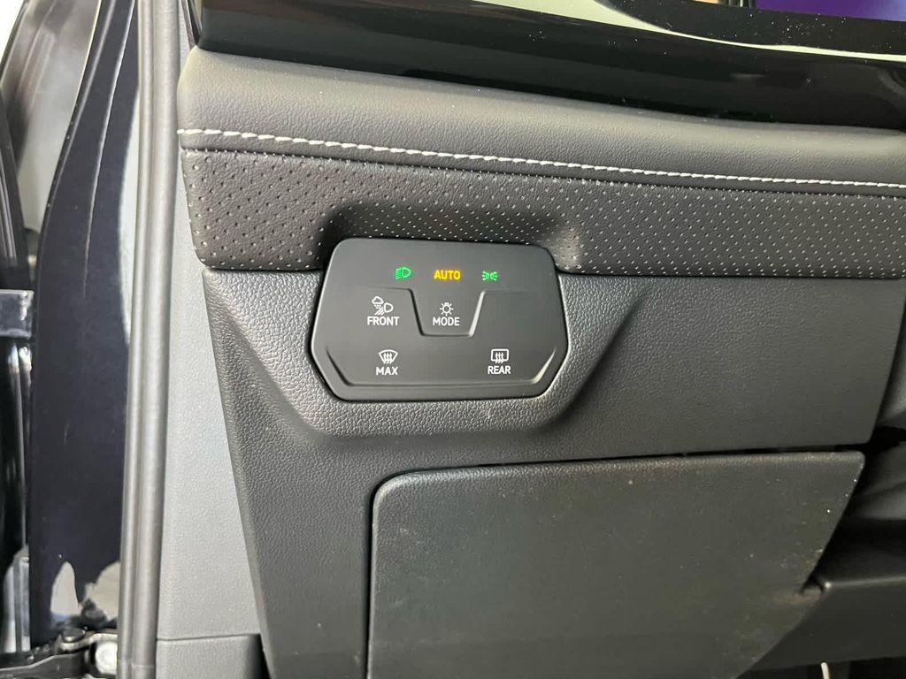 new 2025 Volkswagen Atlas car, priced at $40,522