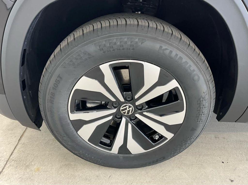 new 2025 Volkswagen Atlas car, priced at $40,522