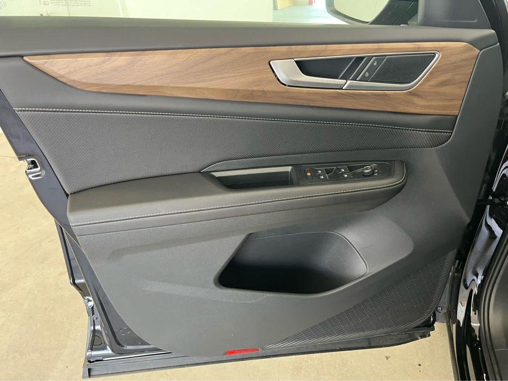 new 2025 Volkswagen Atlas car, priced at $40,522