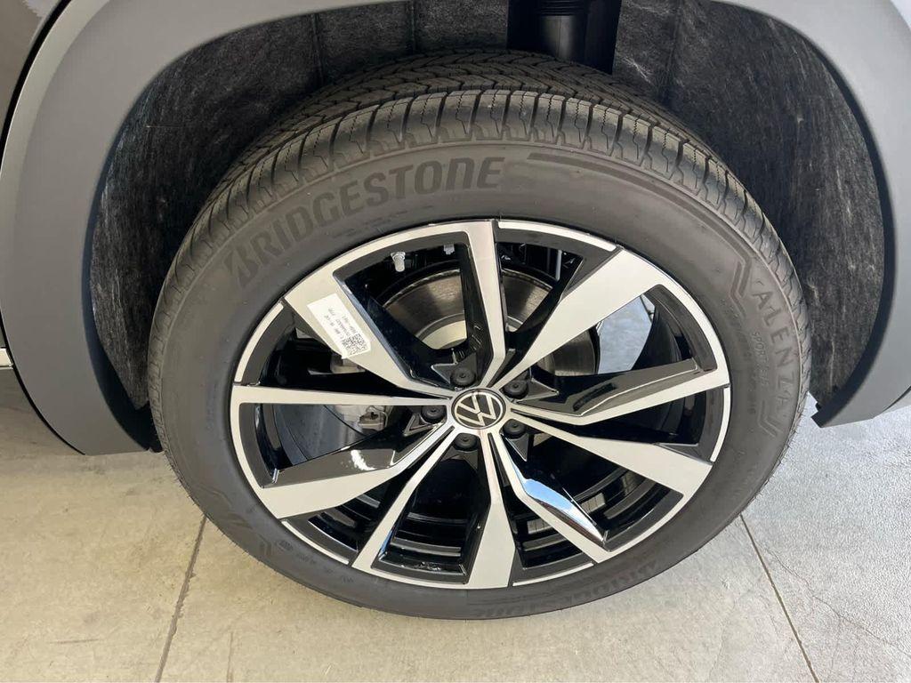 new 2025 Volkswagen Atlas car, priced at $53,950