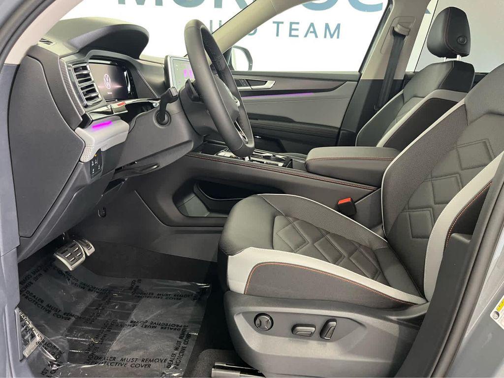 new 2025 Volkswagen Atlas car, priced at $47,612