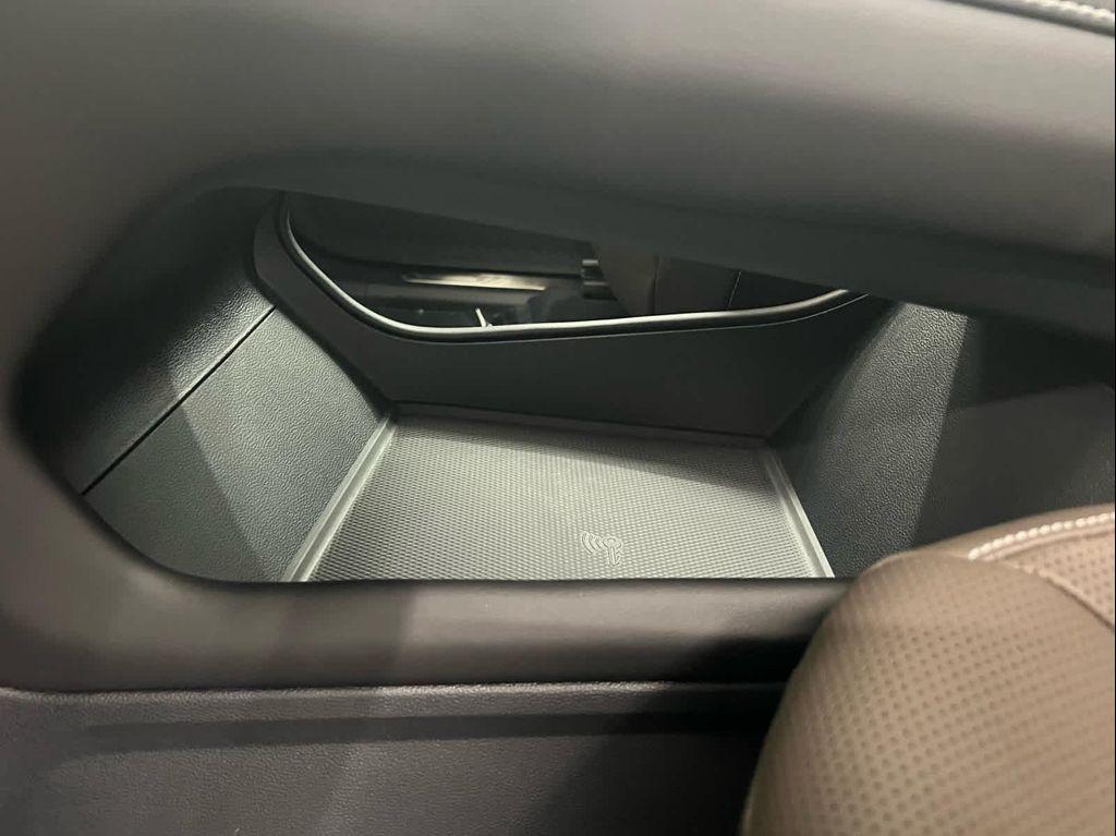 new 2025 Volkswagen Atlas car, priced at $49,428