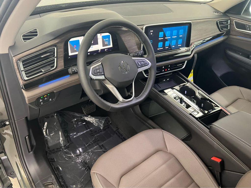 new 2025 Volkswagen Atlas car, priced at $49,428