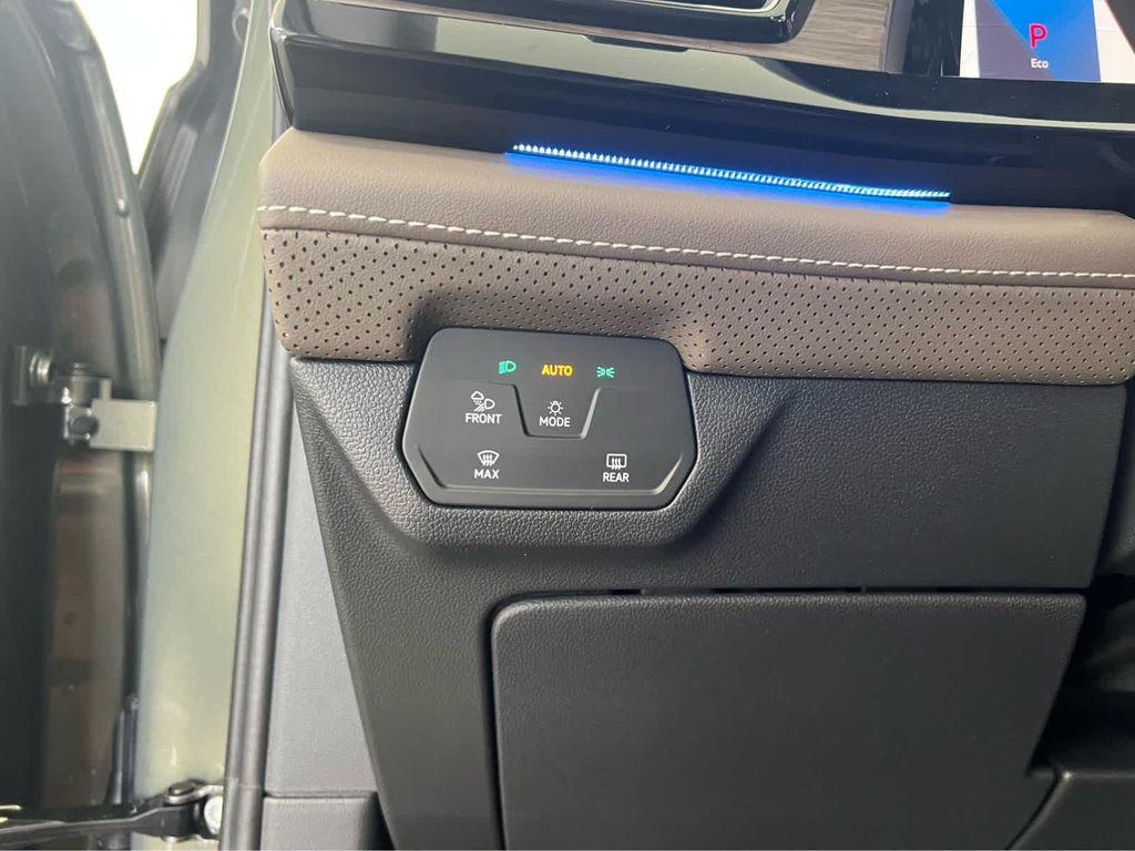 new 2025 Volkswagen Atlas car, priced at $49,428