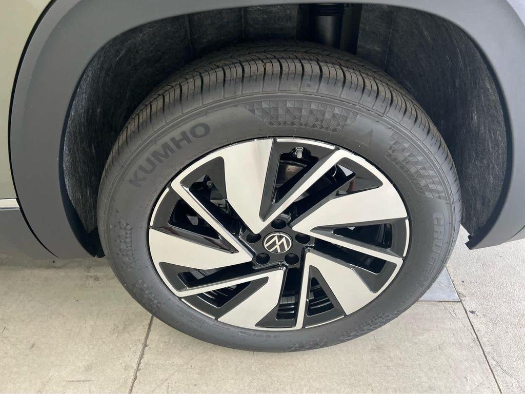 new 2025 Volkswagen Atlas car, priced at $49,428