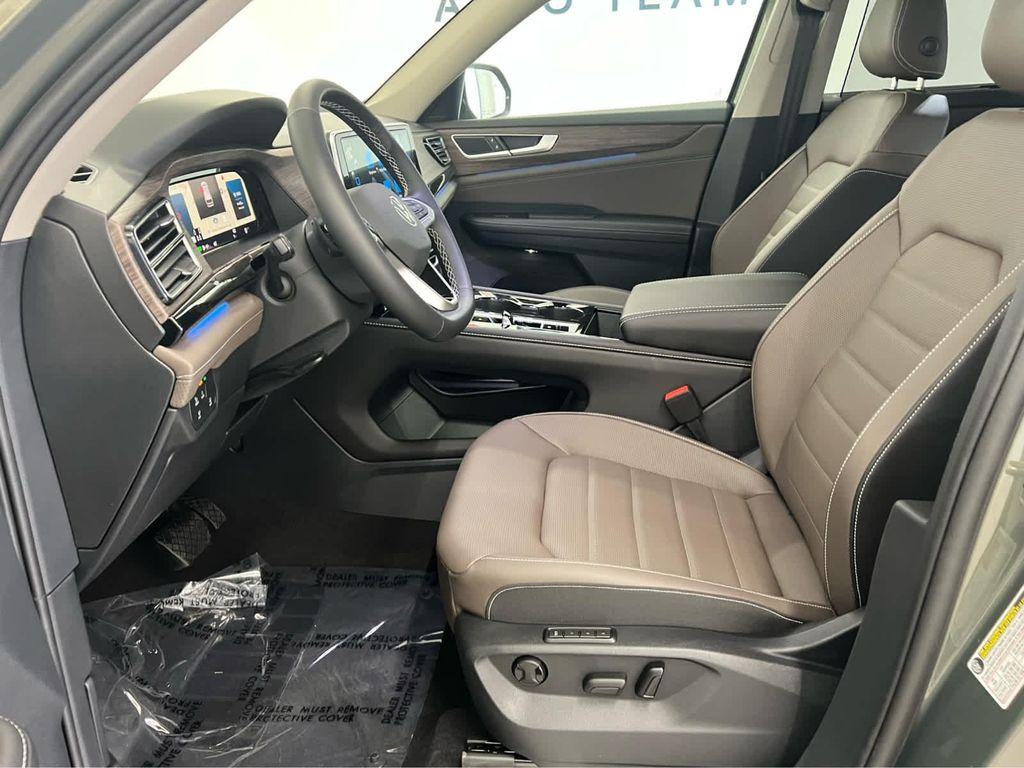 new 2025 Volkswagen Atlas car, priced at $49,428