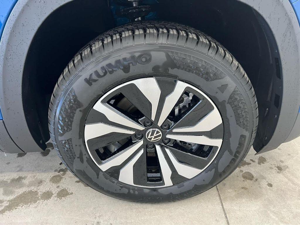 new 2025 Volkswagen Atlas car, priced at $40,513