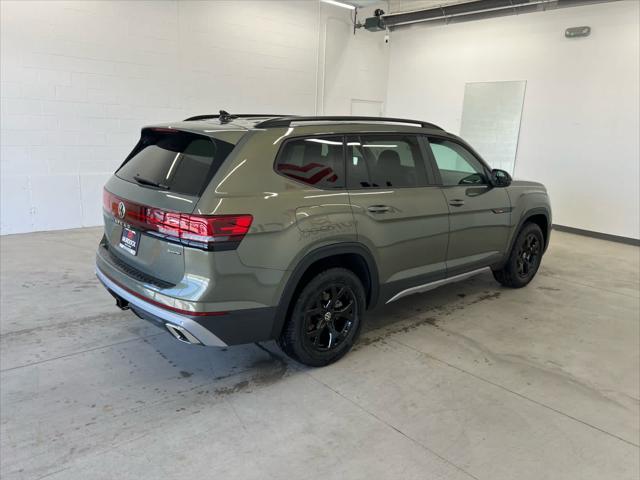 new 2025 Volkswagen Atlas car, priced at $47,370