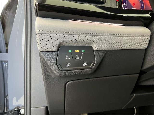 new 2025 Volkswagen Atlas car, priced at $50,051