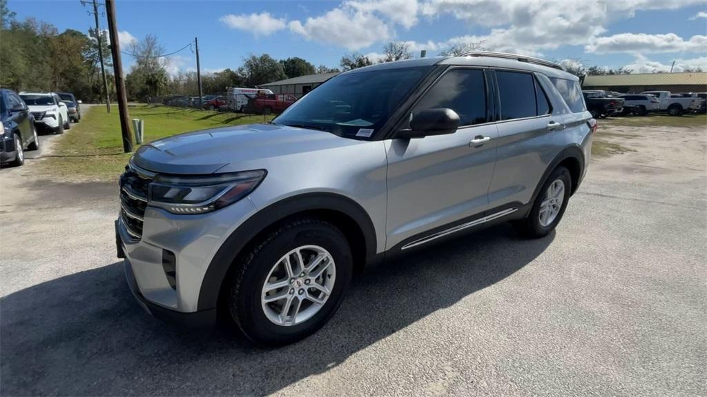 new 2025 Ford Explorer car, priced at $43,370