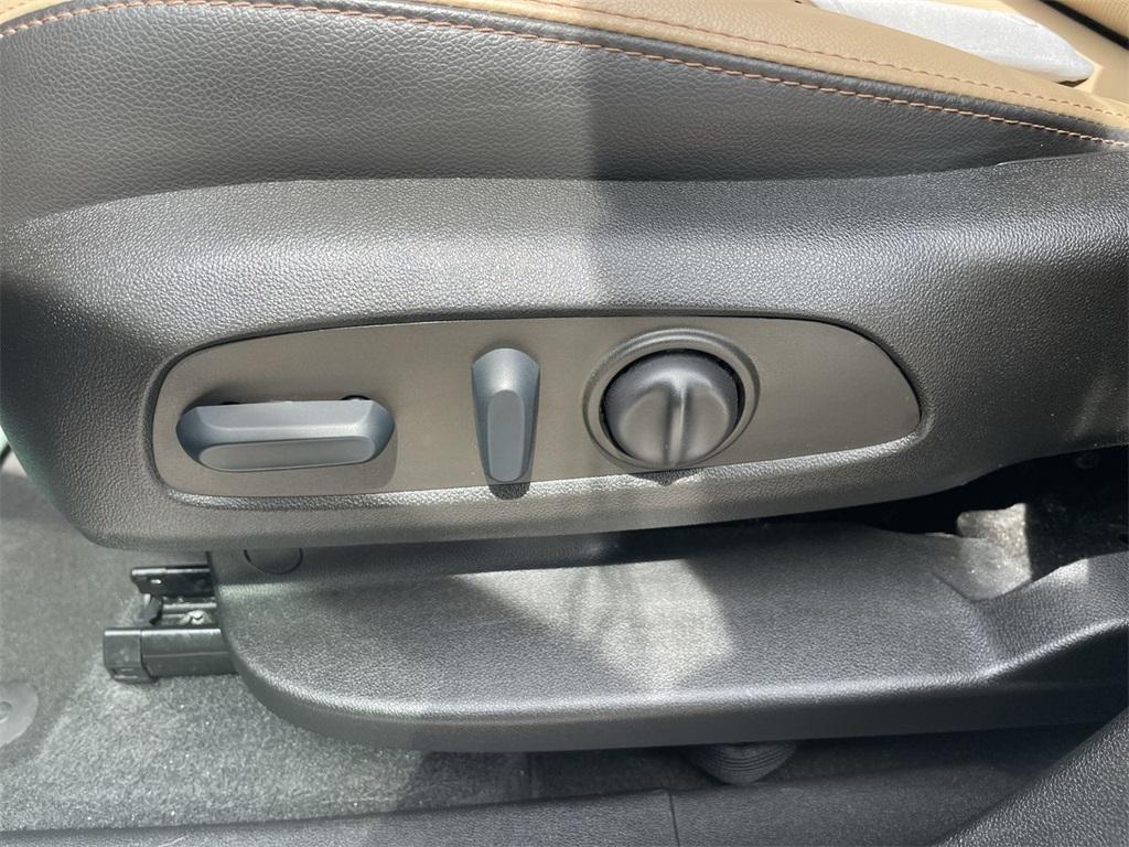 used 2022 Chevrolet Equinox car, priced at $27,520