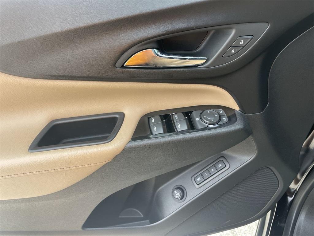 used 2022 Chevrolet Equinox car, priced at $27,520