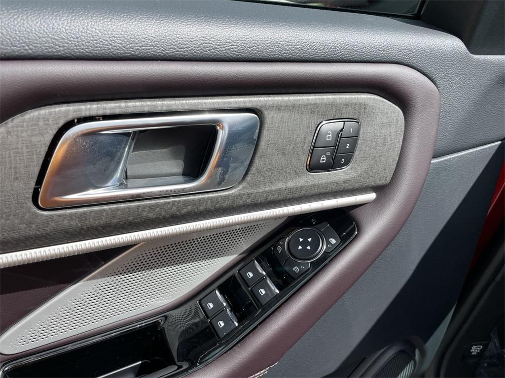 new 2025 Ford Explorer car, priced at $51,585