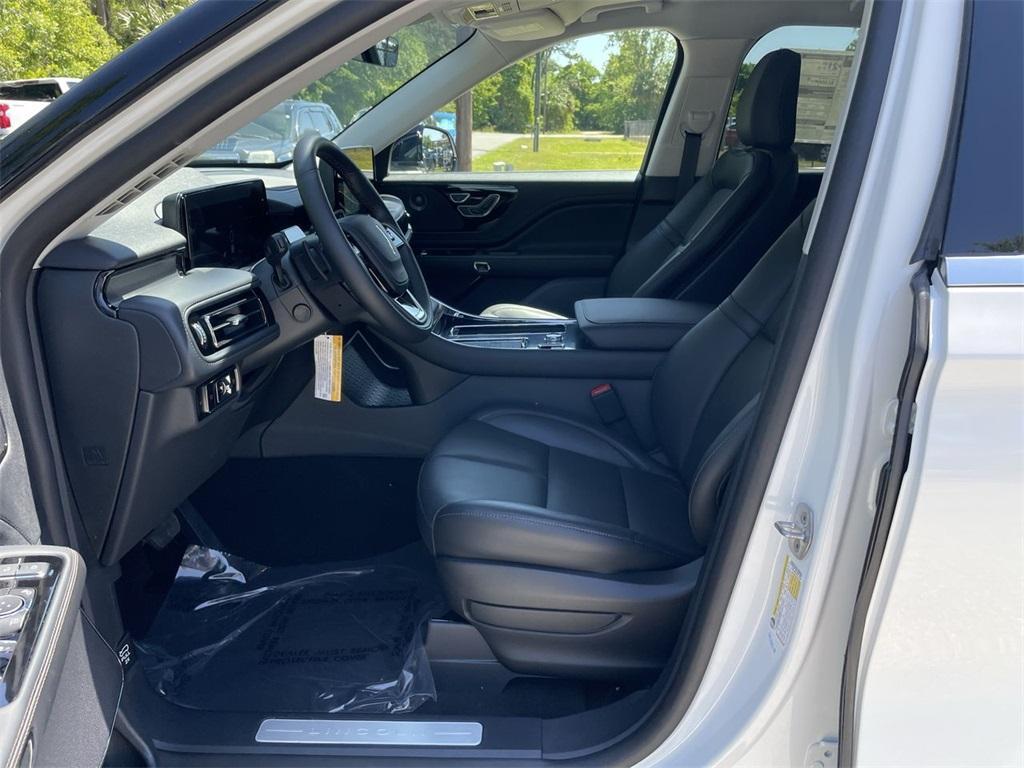 new 2025 Lincoln Aviator car