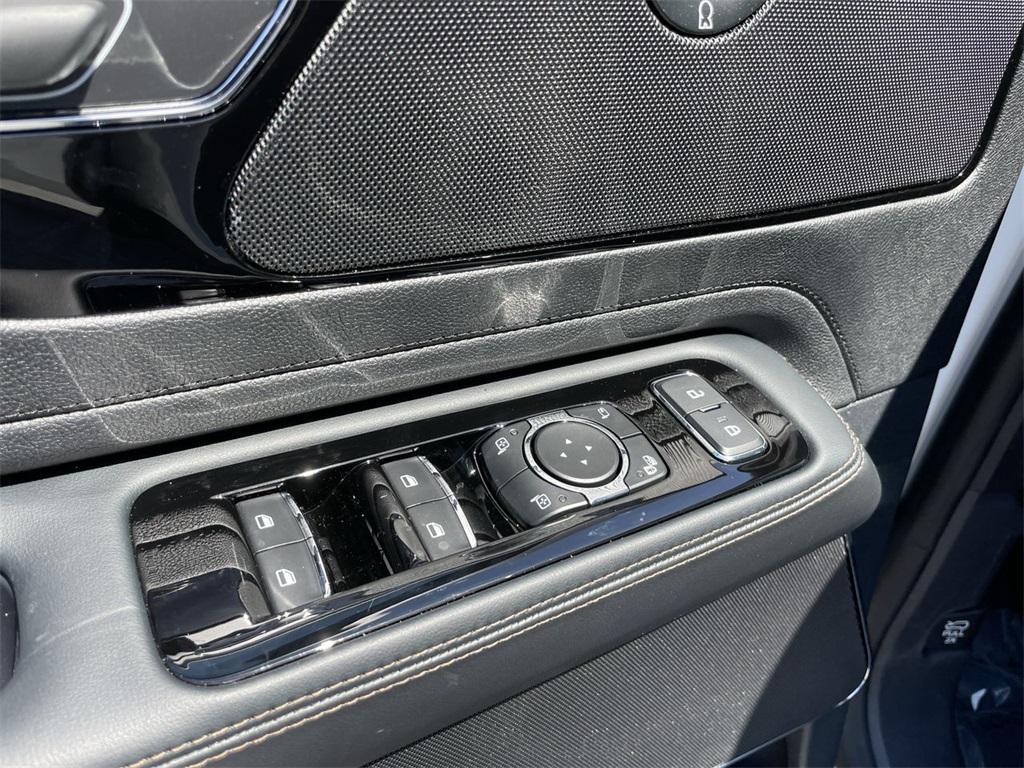 new 2025 Lincoln Aviator car