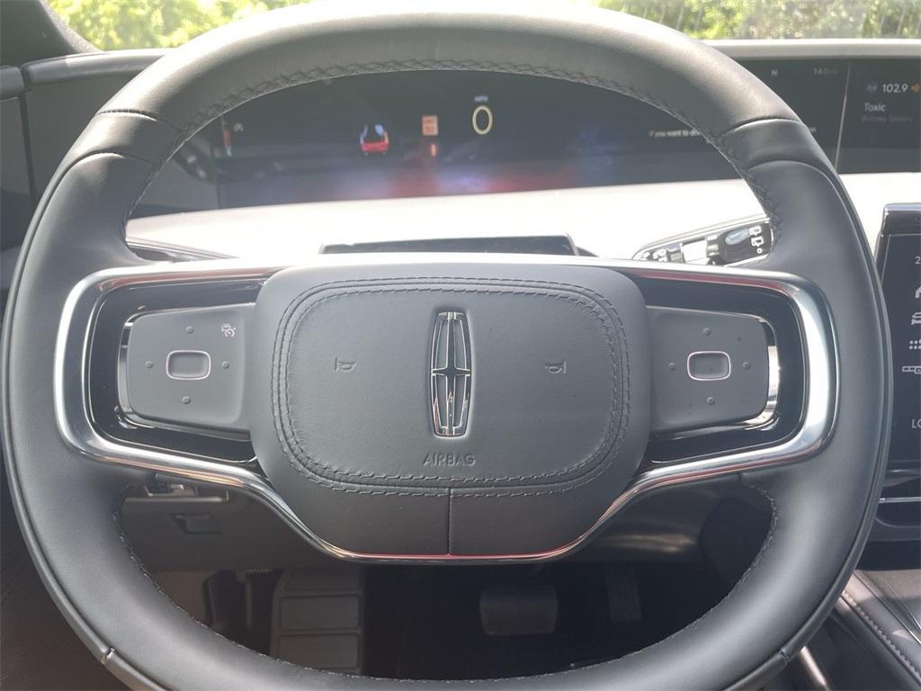 new 2025 Lincoln Nautilus car, priced at $53,634