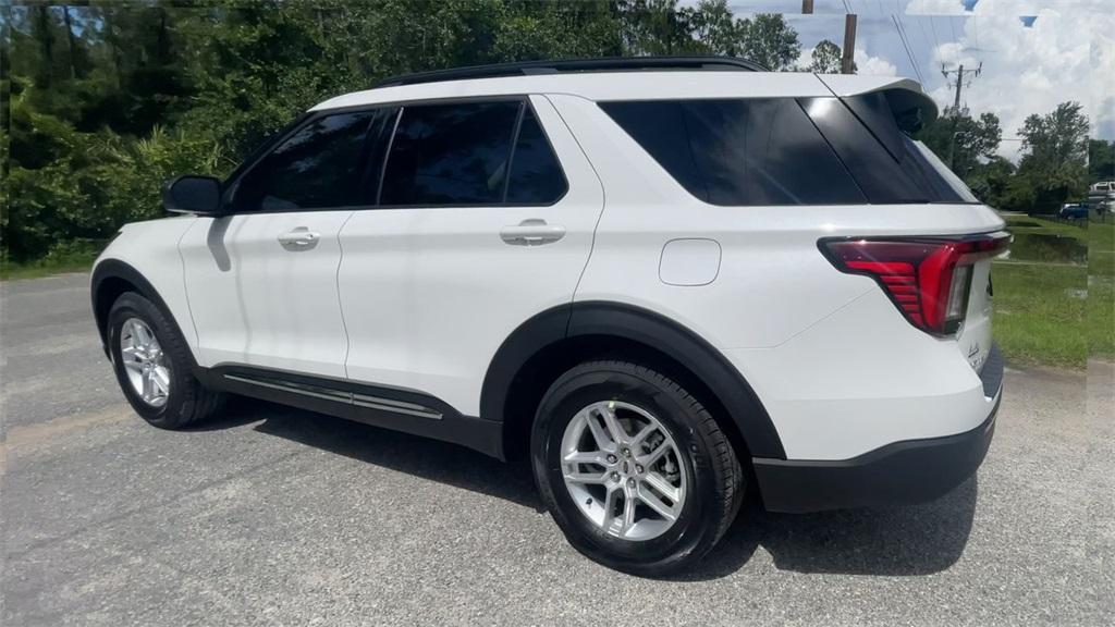 new 2025 Ford Explorer car, priced at $40,795