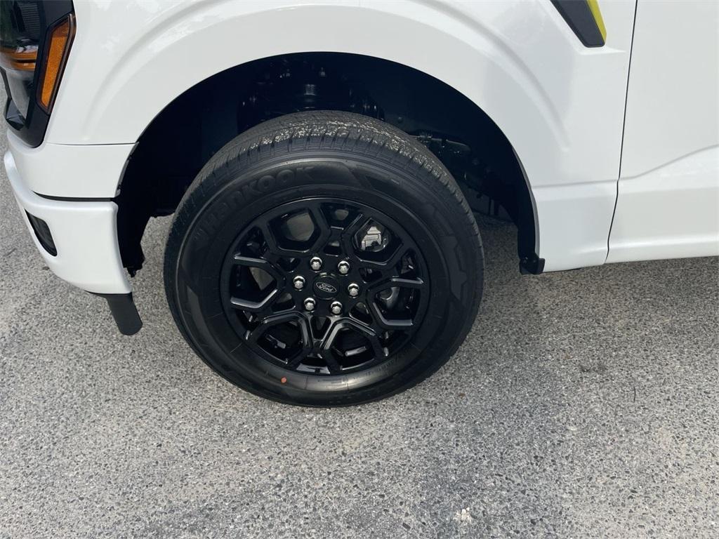 new 2025 Ford F-150 car, priced at $44,288