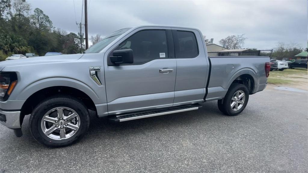 new 2025 Ford F-150 car, priced at $51,620